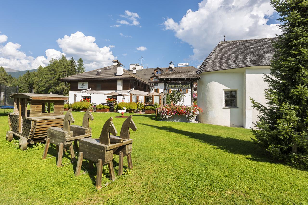 Hotel Gratschwirt Toblach Exteriör bild